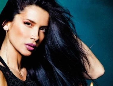 Εκρηκτική η παρουσία της Πάολα στην πρεμιέρα της (φωτο)